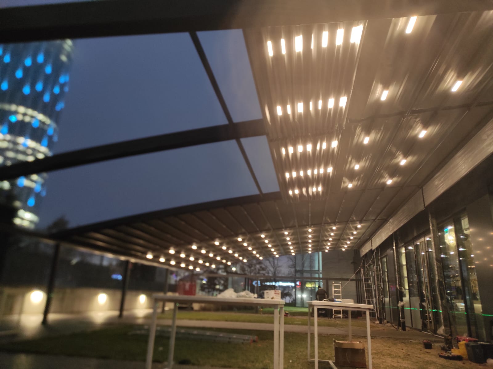 Romanya Katlanır Çatılı Bioclimatic Pergola Sistemi